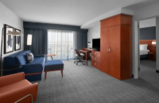 コートヤード バイ マリオット フェニックス ウエスト / エイボンデール キャメルバック・ランチ・グレンデール周辺のホテル