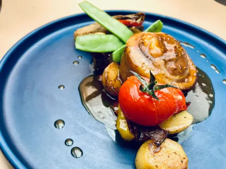 Logis Hôtel Château Corneille Отели в г. Шамбре