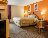 Quality Inn & Suites Shelbyville I-74