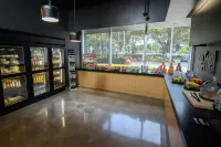 邁阿密多拉雅樂軒飯店 - 早餐