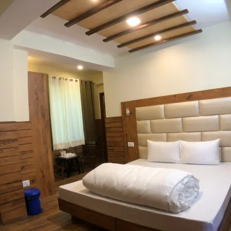 Backwoods B&B Mall Road Shimla