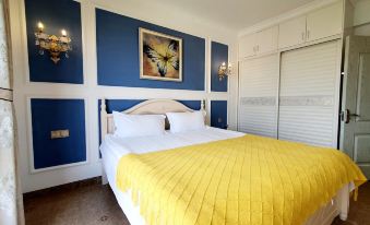 Light Luxury Homestay (Jinhai'an Avenue No. 2)