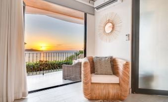 Playa Flamingo Towers Cliffside Retreat: Endless Views & Sunsets