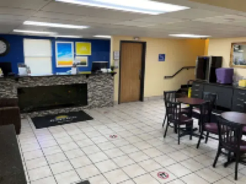 Days Inn by Wyndham Park City Kansas Hotels in Park City