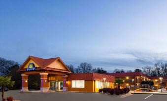 Days Inn by Wyndham Forsyth
