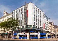 IntercityHotel Wien Hotel in zona Monumento a Maria Teresa