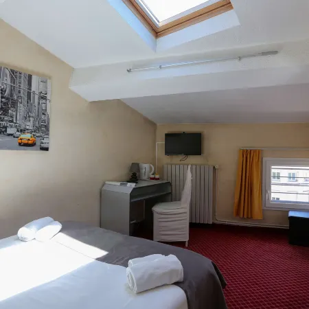 Brit Hotel Bleu Nuit