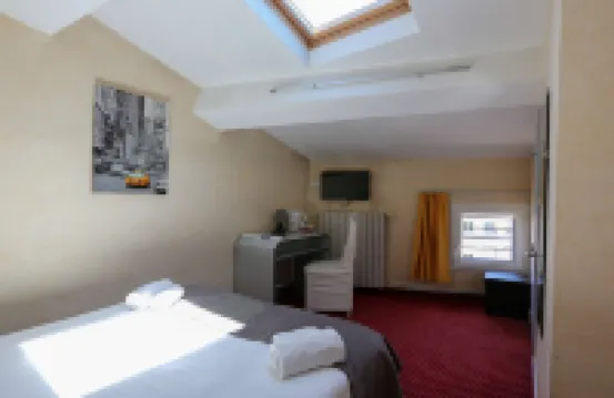 Brit Hotel Bleu Nuit