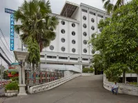 Grace Hotel Hotels near Nana Plaza
