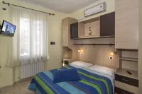 Affittacamere Elisa Hotels in Riglione-Oratoio