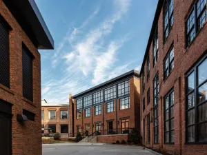 The Foundry Hotel Asheville, Curio Collection by Hilton