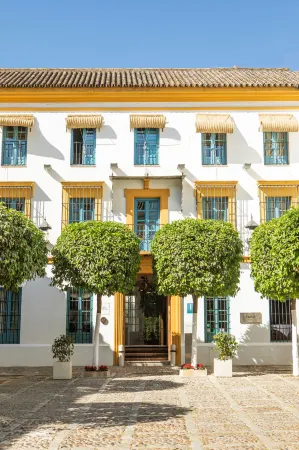 Hospes Las Casas del Rey de Baeza, a Member of Design Hotels Отели рядом с достопримечательностью «Capilla de San Jose»