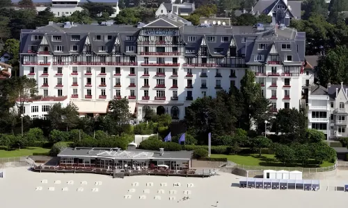 Hôtel Barrière l'Hermitage