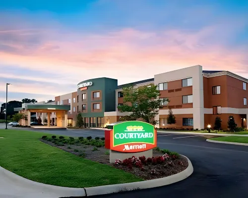 Courtyard Troy Hotels in Troy