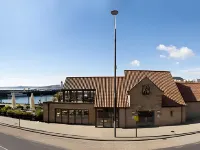 Harbourside Apartments with Private Parking
