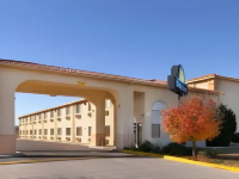 Days Inn by Wyndham Los Lunas Hotels in Valencia County