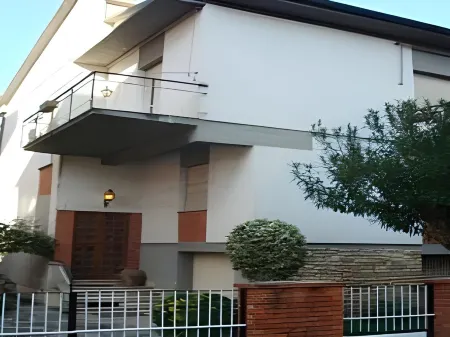 Affittacamere Delfo Отели рядом с достопримечательностью «Пьяцца деи Мираколи»