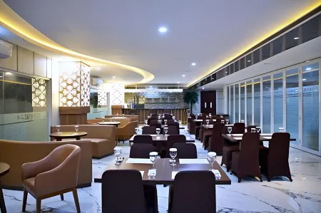 The Sato Hotel Отели в г. Dawe