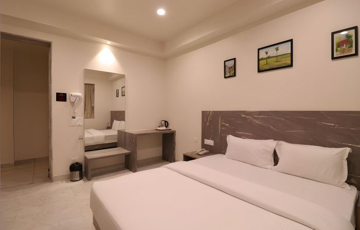 Hotel Jay Palace Inn