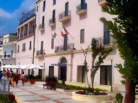 Grand Hotel Mediterraneo Hotels near Spiaggia Porto Miggiano