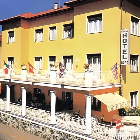 Hotel Dora Отели в г. Леванто