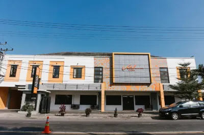 Votel Hotel Tulungagung Hotels in Bago
