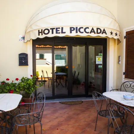 Hotel Piccada Отели рядом с достопримечательностью «Пляж Маннена»