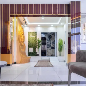 OYO Townhouse 156 Rose Hotel Apartments