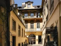 ホテル ウ ズラテホ イェレナ