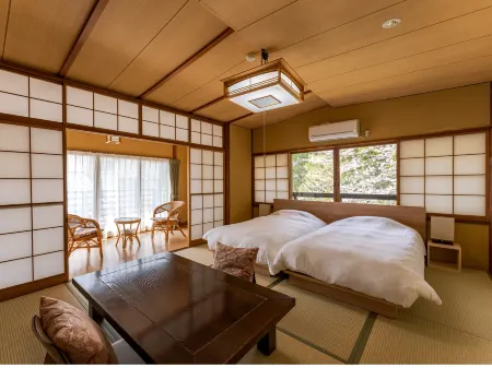 Albergo Yuraku Отели рядом с достопримечательностью «Fudo Falls»