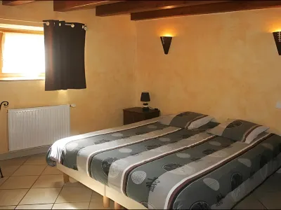 Gîte des 3 Hiboux Hotels in Mondon