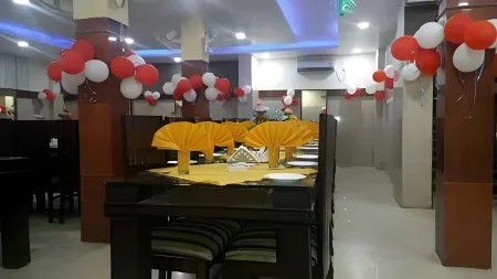 Hotel Tathagat Отели рядом с достопримечательностью «Statue of Buddha in Bodhgaya»