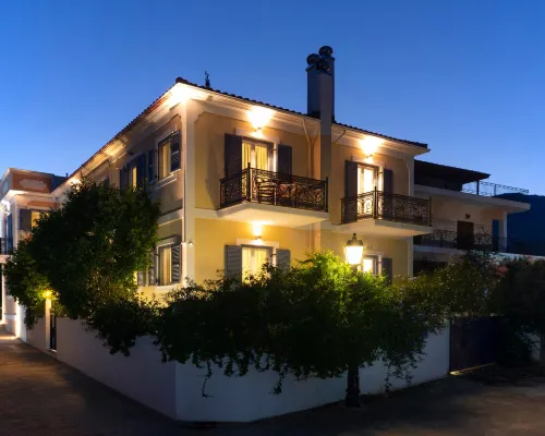 Nautilus Apartments Hotels in Galaxidi