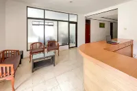 Hotel Shanty Mitra RedDoorz Hotels in Beber