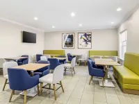 كومفرت إن آند سويتس جالفيستون سنترال أيلاند نير بير Hotels near شاطئ إيست بيتش (East Beach)