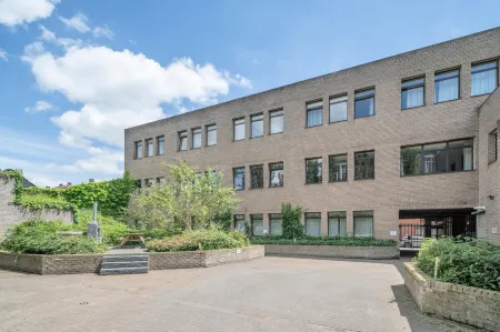 Condo Gardens Brussels Отели рядом с достопримечательностью «Дом Отрик»