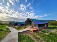 Endeem Mara Resort Các khách sạn ở Ololaimutiek Village