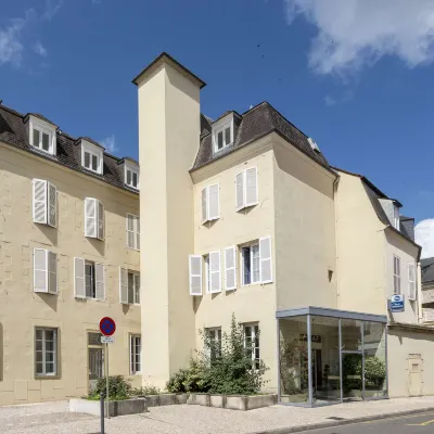 Best Western de Diane Hotels near Nevers Cathedral