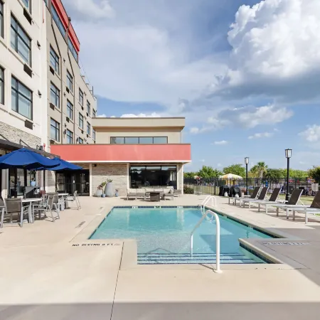 Best Western Plus Executive Residency Rigbys Water World Hotel