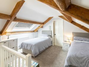 Host & Stay - Arundel Cottage