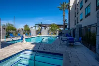 Holiday Inn Express & Suites GILBERT – MESA GATEWAY AIRPORT by IHG - Pool