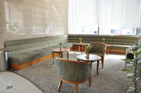 City Hotel Tomobe Отели рядом с достопримечательностью «Kasama Inari Jinja»