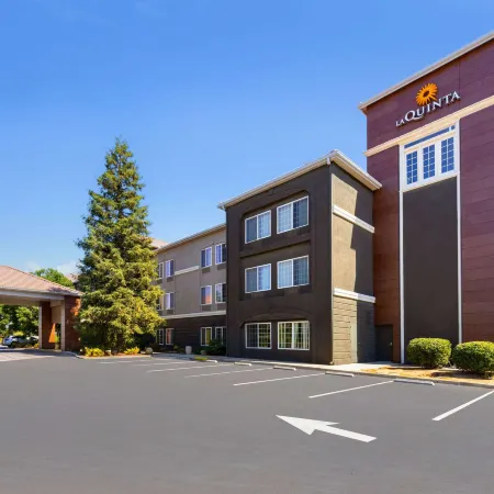 La Quinta Inn & Suites by Wyndham Bakersfield North