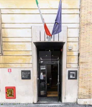 Central Lodge Hotel Hotels near Arch of Constantine