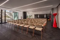 Cardo Brussels, Autograph Collection