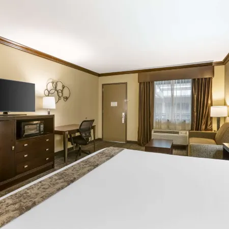 Best Western Plus Raton Hotel Отели в г. Ратон