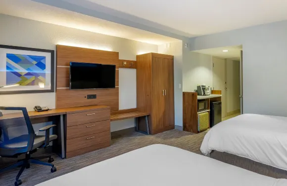 Holiday Inn Express 珊瑚角邁爾斯堡地區