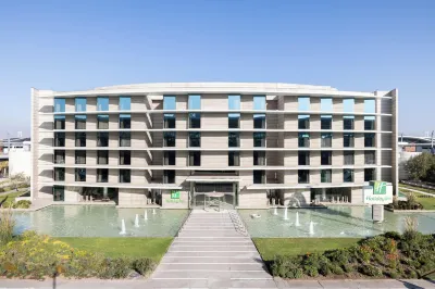 Holiday Inn Santiago - Airport Terminal Отели рядом с достопримечательностью «Парк Метрополитано Норпоньенте»