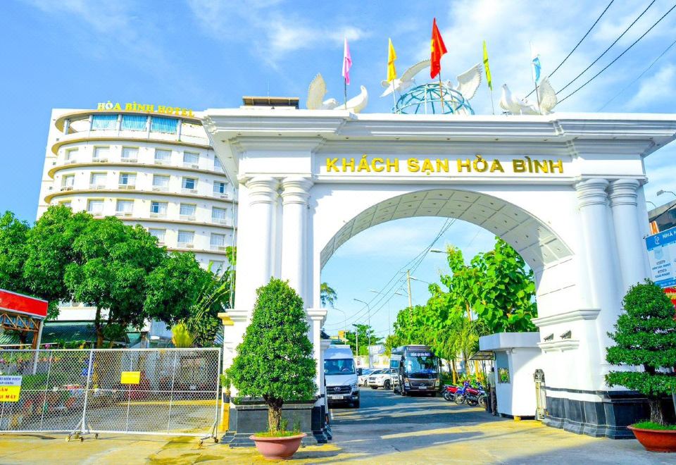 1. Hoa Binh..
