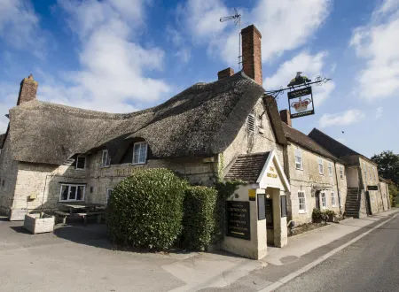 The Crown at Marnhull Отели в г. Стерминстер Ньютон